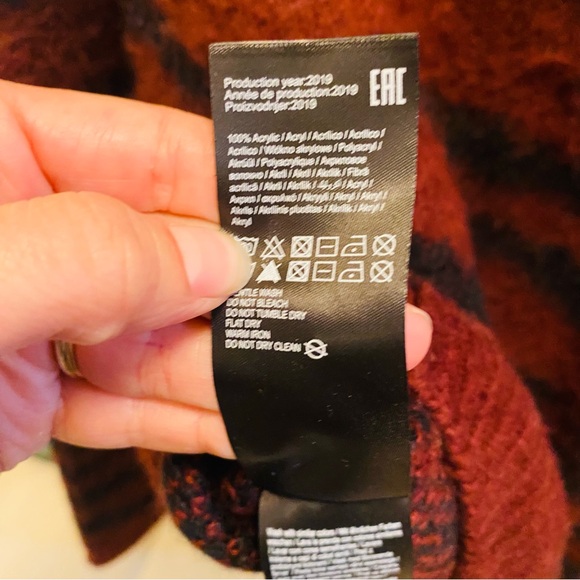 ONLY Onlranja Red Abstract Tiger Stripe Sweater - Picture 8 of 8